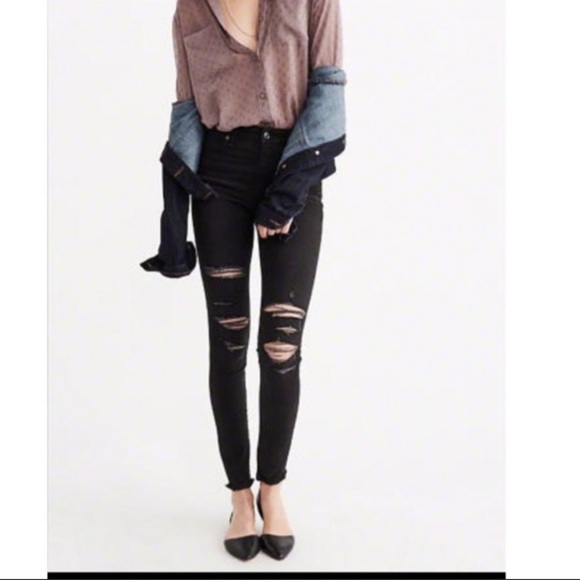 Best Fitting Black Distressed Skinny Jeans - Picture 4 of 5